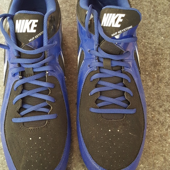 Baseball cleats - Picture 1 of 4